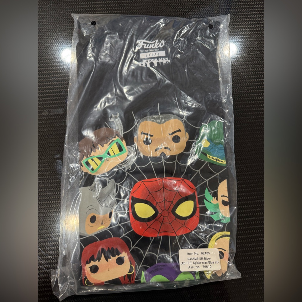 Funko Spider-man Blue T-shirt Lg (black crew neck)